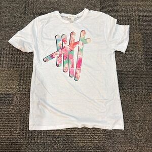 Fresh Tops Small White Tee with Vibrant Floral Design